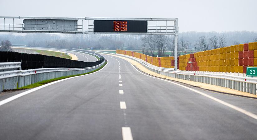 Fontos autópályát fejeznek be a magyar határnál