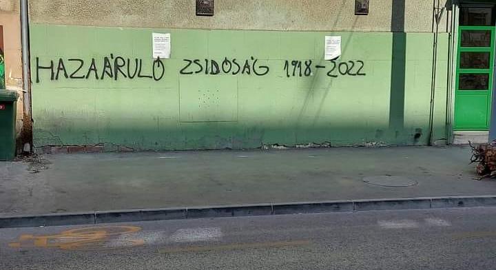 Antiszemita feliratot festettek egy budapesti ház falára