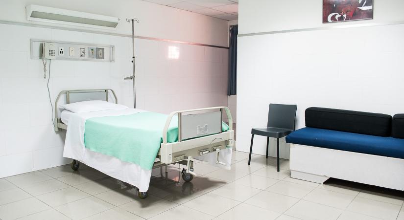 Hollandia: a 12 év alatti halálos betegeken is engedélyezhetik az eutanázia végrehajtását