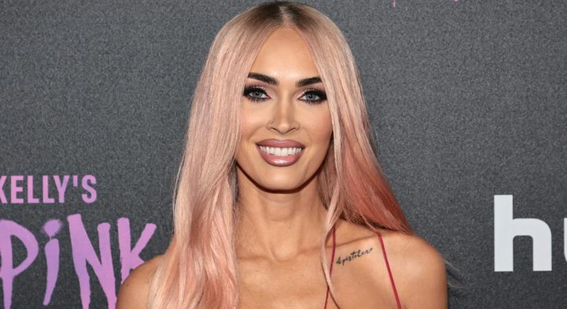 Pink színű hajra váltott Megan Fox, már keverik az emberek Kim Kardashiannal