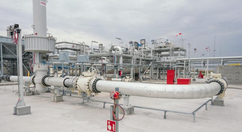 Románia megkezdte a fekete-tengeri földgáz kitermelését