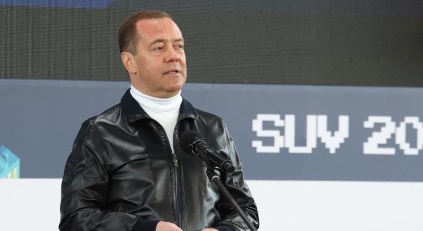 Medvegyev: Moszkva még az oxigénről is lekapcsolja a baltiakat