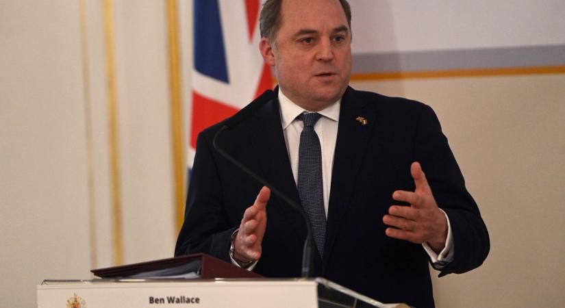 Brit védelmi miniszter: nagyon is valós a veszélye annak, hogy Putyin Ukrajna határain túl is támadást indíthat