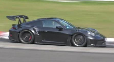 Új kémvideón hallgathatjuk meg az érkező Porsche 911 GT3 RS hangjait