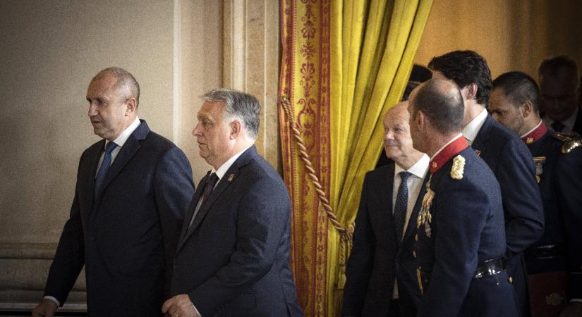 Orbán Viktor a NATO-csúcsra utazott