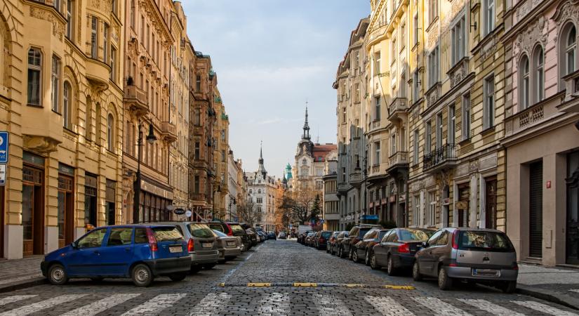 A kormánypártok azt szeretnék, ha csak 8.30-tól lenne fizetős a budapesti parkolás