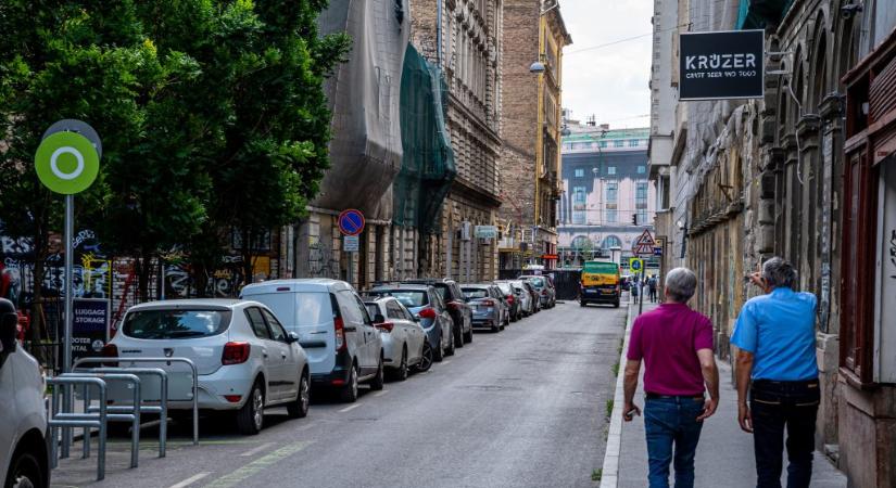 Szeptembertől drágul a parkolás Budapesten, leszavazta a közgyűlés a Fidesz javaslatát