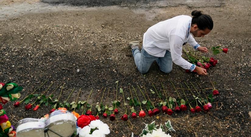 Gyászoló családok az amerikai–mexikói határon történt tragédia után
