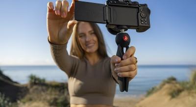 Vlogger fényképezőgép és utazásbarát objektív