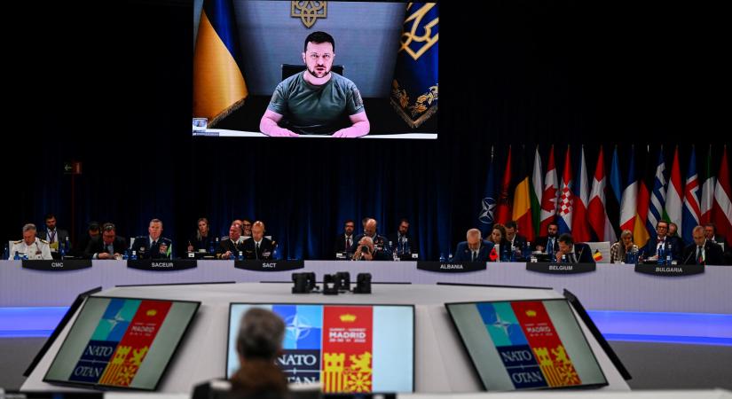 Zelenszkij a NATO-csúcson: Oroszországot el kell szigetelni