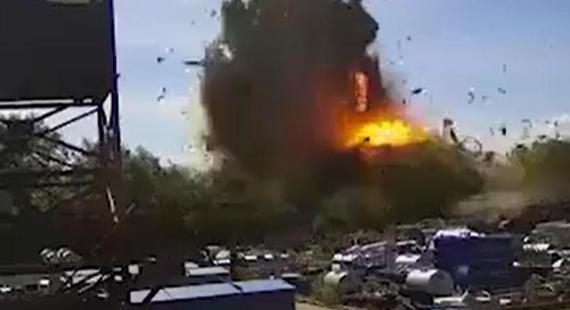 VIDEÓ: Zelenszkij felvételén látszik, ahogy becsapódik egy rakéta a közeli bevásárlóközpontba