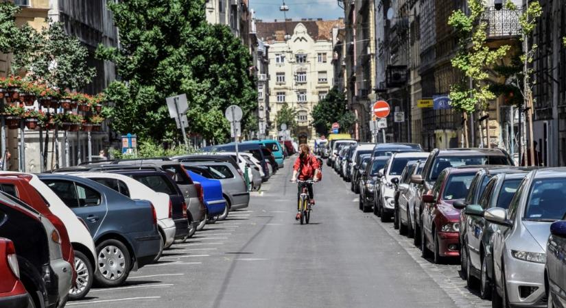Változik a parkolás Budapesten: emelkednek a díjak, de egységesebb zónák jönnek
