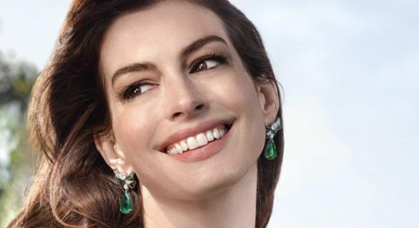 Erotikus fotósorozat készült Anne Hathaway-ről