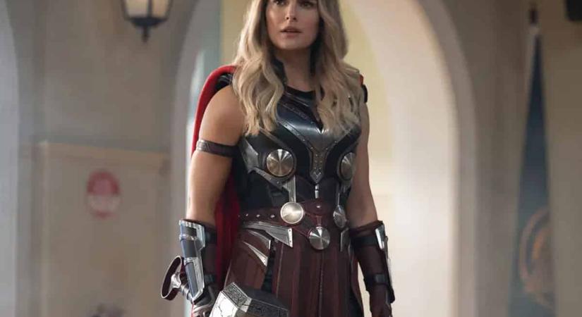 CGI helyett régimódi kreativitással oldották meg, Natalie Portman nagyobbnak tűnjön a Thor: Szerelem és mennyödörgésben