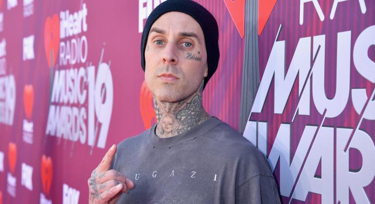 Kiderült, miért került kórházba Blink-182 dobosa