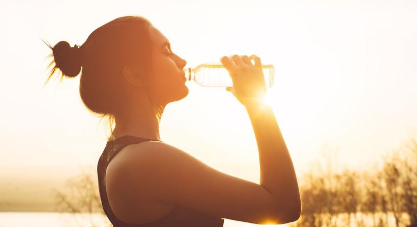Vészhelyzet a forróságban: Így jelzi a tested, ha nem ittál elég vizet