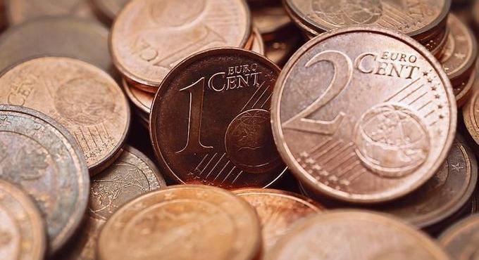 A Kereskedelmi Szövetség arra kéri a fogyasztókat, hogy ne vigyenek nagy mennyiségben kis érméket a boltokba