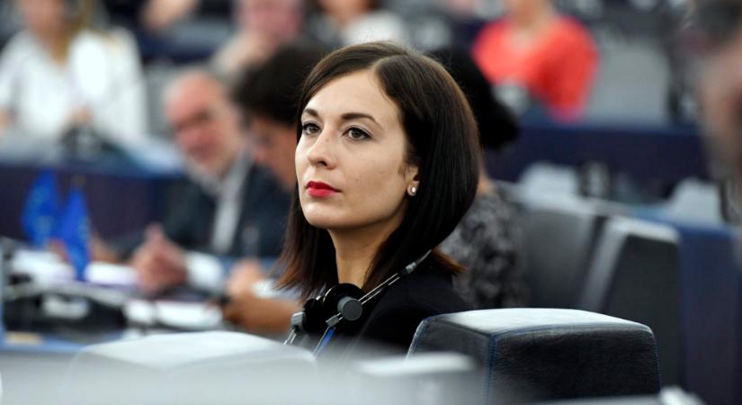 Fidesz: Vissza kell hívni Cseh Katalint jelentéstevői tisztségéből