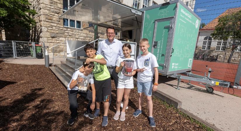 Bécsi foodtrailer járja az iskolákat