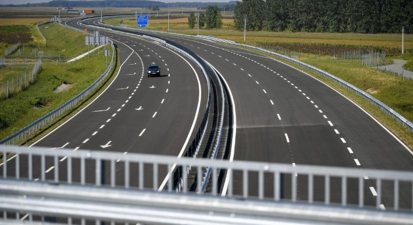 Pénzkidobásnak tűnik a Debrecen és a román határ közti autópálya megépítése