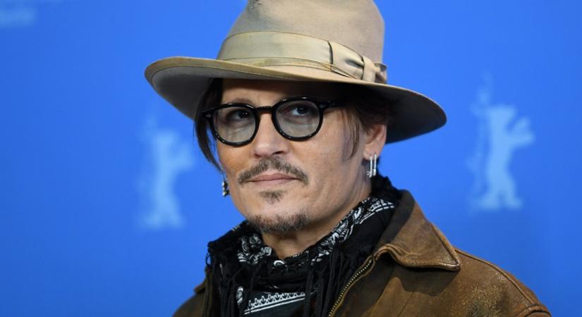 Horribilis összegért cserélt gazdát a karprotézis, amit Johnny Depp használt az Ollókezű Edward forgatásán