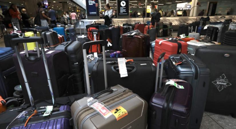 Bűzt árasztanak a Heathrow repülőtéren feltorlódott csomagok