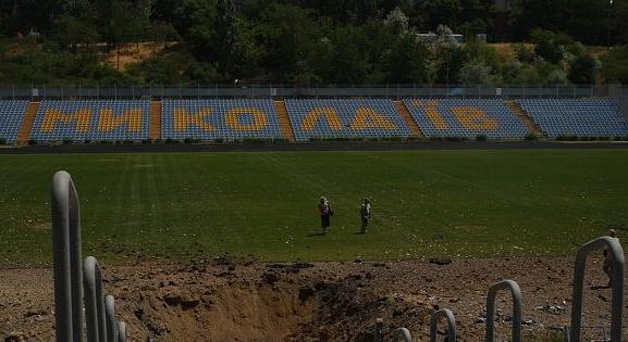 Egy ukrán stadiont is rakétatalálat ért, a NATO bajszát rángatják az oroszok - esti háborús hírösszefoglaló