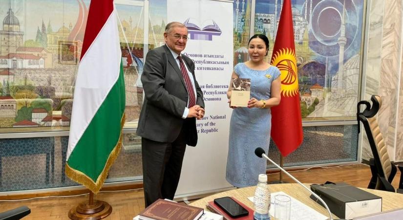 Kirgizisztánban tárgyalt Lezsák Sándor a parlament alelnöke