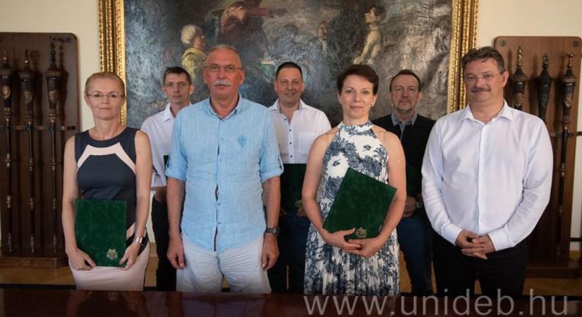 Vezetői kinevezéseket adtak át a Debreceni Egyetemen