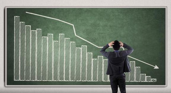 Ötven éve nem láttunk ilyen pocsék első félévet - megint esik a forint, zuhan a Gazprom