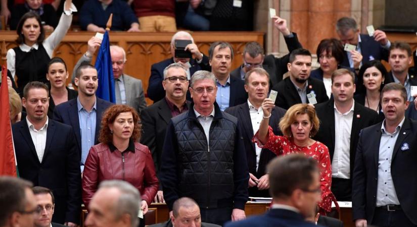 Fidesz: a baloldal sosem becsülte az egészségügyi dolgozókat
