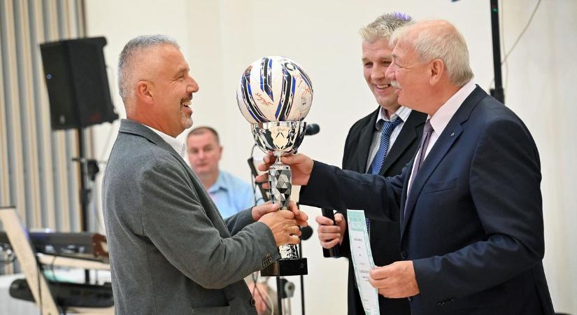 Az év Heves megyei játékvezetőjének hatalmas lökést adott a folytatáshoz a megkapott díj
