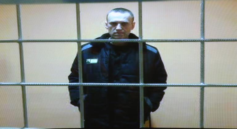 Alekszej Navalnijnak Putyin arcképe alatt kell ülnie a börtönben