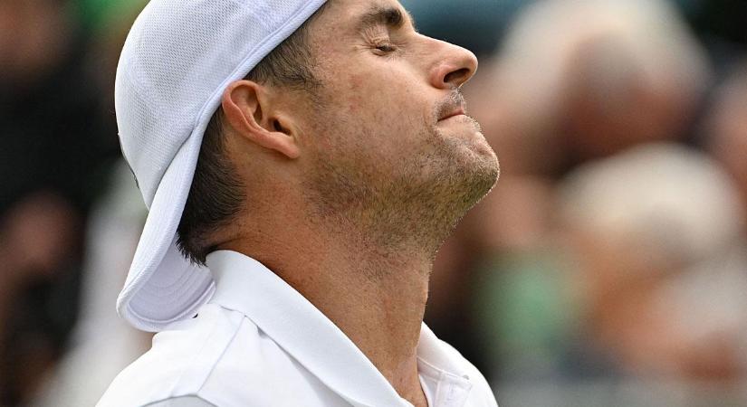 Wimbledon: Isner megdöntötte a világcsúcsot, majd kiesett