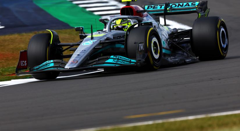 F1: Javult a Mercedes, Hamilton elégedett