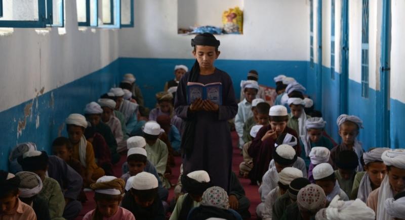 Háború az oktatás ellen: a tálibok vallási szemináriummá alakítják át a világi iskolákat