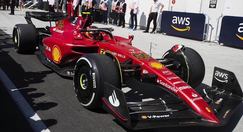 Bajba kerülhet Sainz, futóművet kellett cserélni a Ferrariban