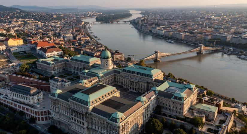 Brutális, ami a magyar ingatlanpiacon történik: őrülten elszálltak az árak üdülőkörzetekben