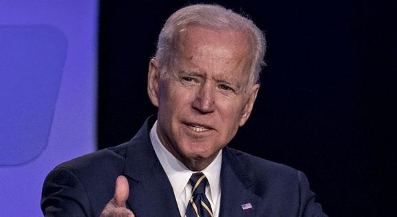 A szövetségi kormány védelmét ígérte Joe Biden azoknak a nőknek, akik kénytelenek más államba utazni abortuszra