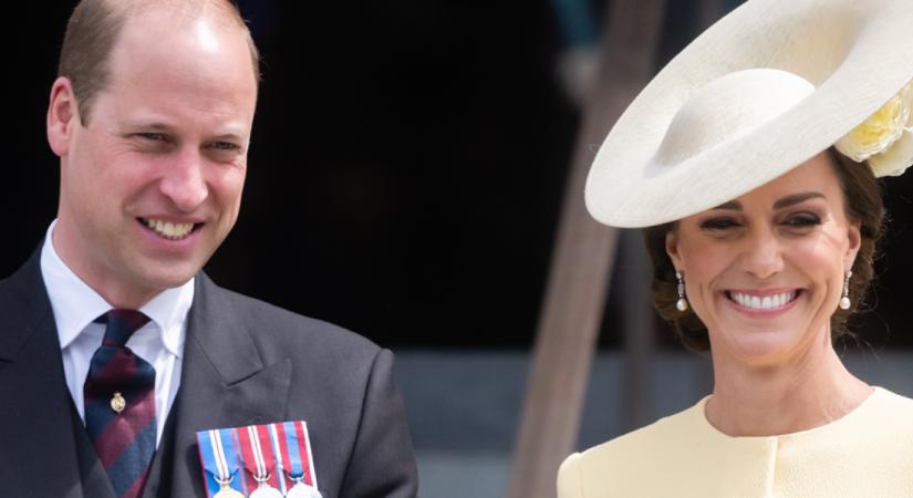Nem volt őszinte a mosolya: Károly herceg kiakadt Vilmosra és Katalinra az esküvőjük után