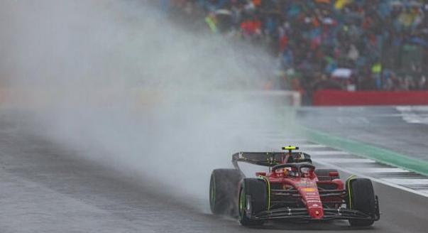 Sainz elhappolta Verstappen elől a pole-t