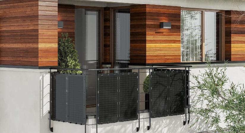 Az erkélyre rakható egyszerű napelemes rendszer Magyarországon szabályellenes