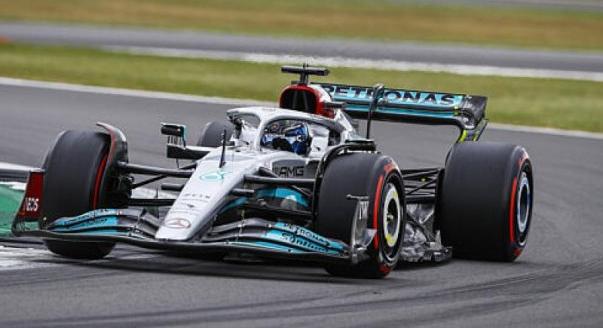 Russell szerint a versenyen gyorsabbak lesznek a Mercedesek