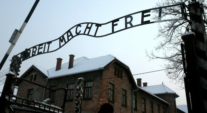 Holokauszttagadás miatt állítanak bíróság elé egy német történelemtanárt