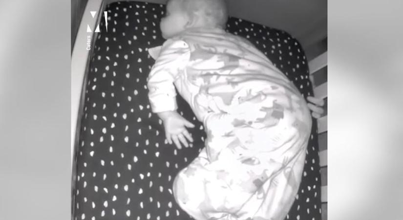 Ránézett a babafigyelőre az apa az éjszaka közepén: majdnem halálra rémült attól, amit látott