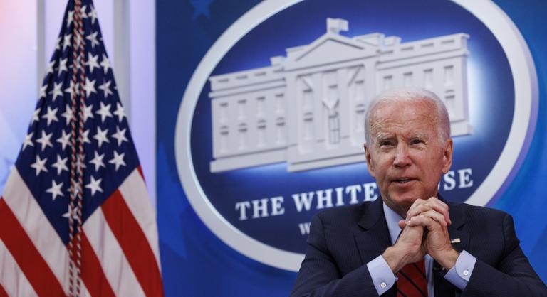 Joe Biden: A szövetségi kormány megvédi az abortusz miatt elutazó nőket