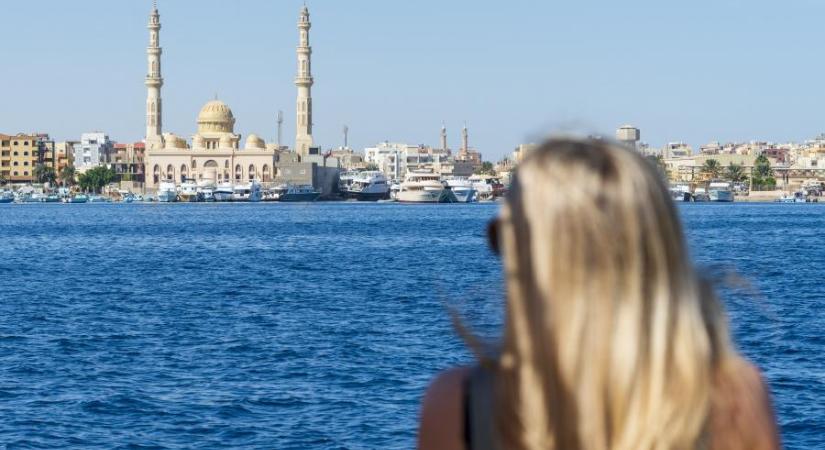 Halálos cápatámadás történt Hurghada mellett, az egyiptomiak lezárták a partszakaszt