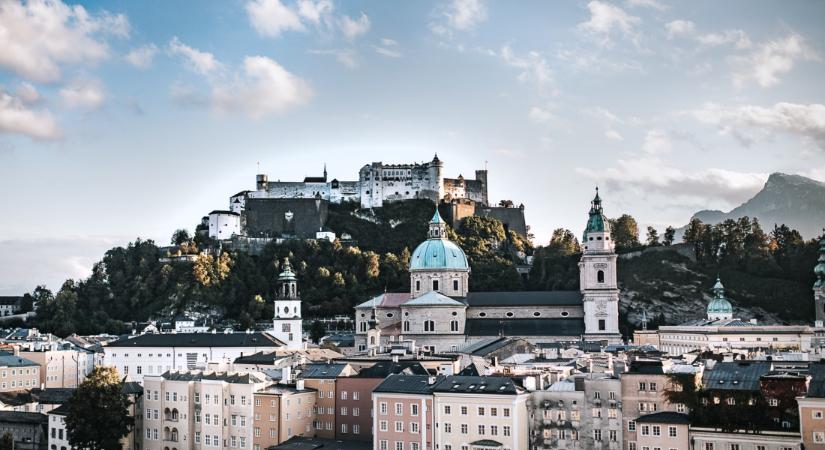 Mi köze van a komolyzenének a csatornavízhez? – A Salzburgi Ünnepi Játékok színfalai mögött jártunk
