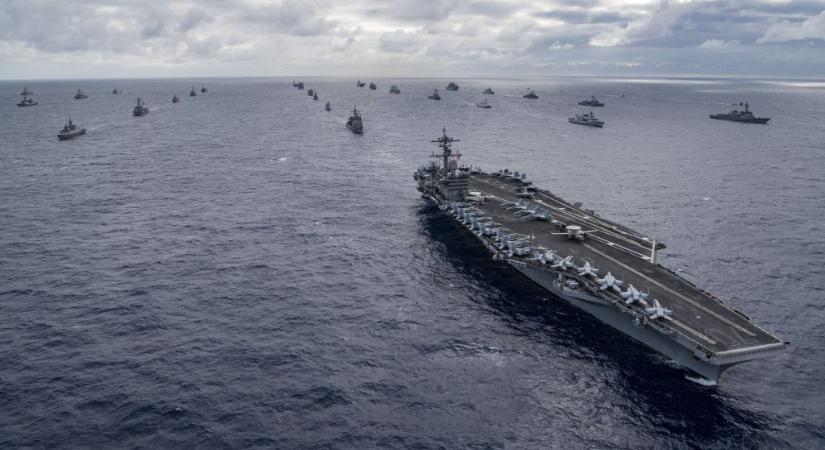 Nagyszabású haditengerészeti gyakorlat kezdődött el a Csendes-óceánon