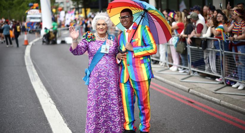 Több mint egymillióan ünnepelték az idei londoni pride felvonulást